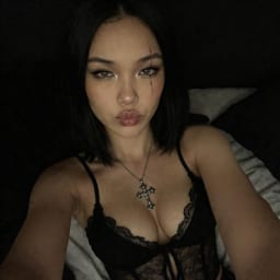 Maisie The Goth 🖤